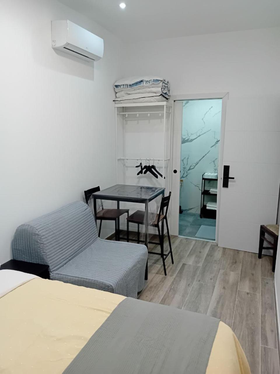 Smart Suite Madrid Luaran gambar